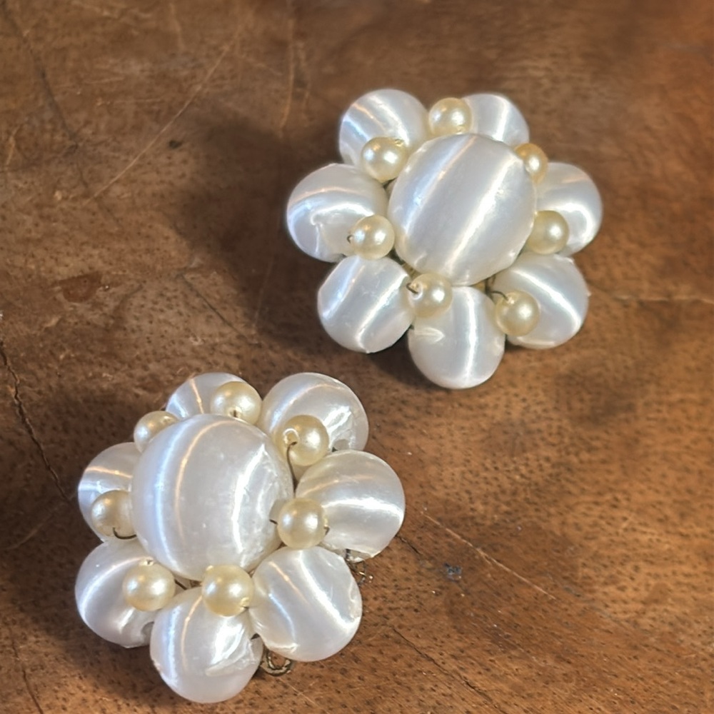 Charming Vintage Faux Pearl Cluster Clip‑Ons – Japan, Costume Jewelry